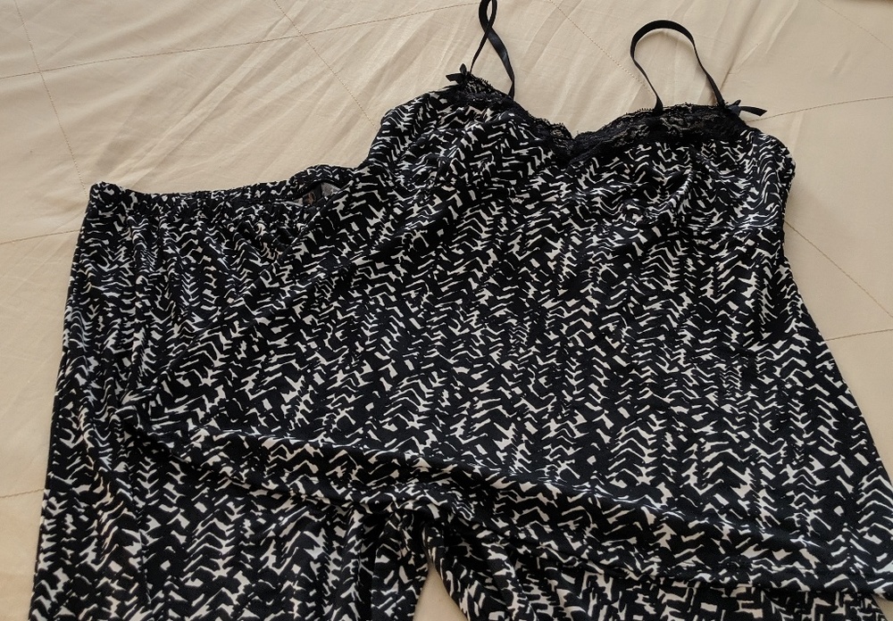 Lingerie/pajamas